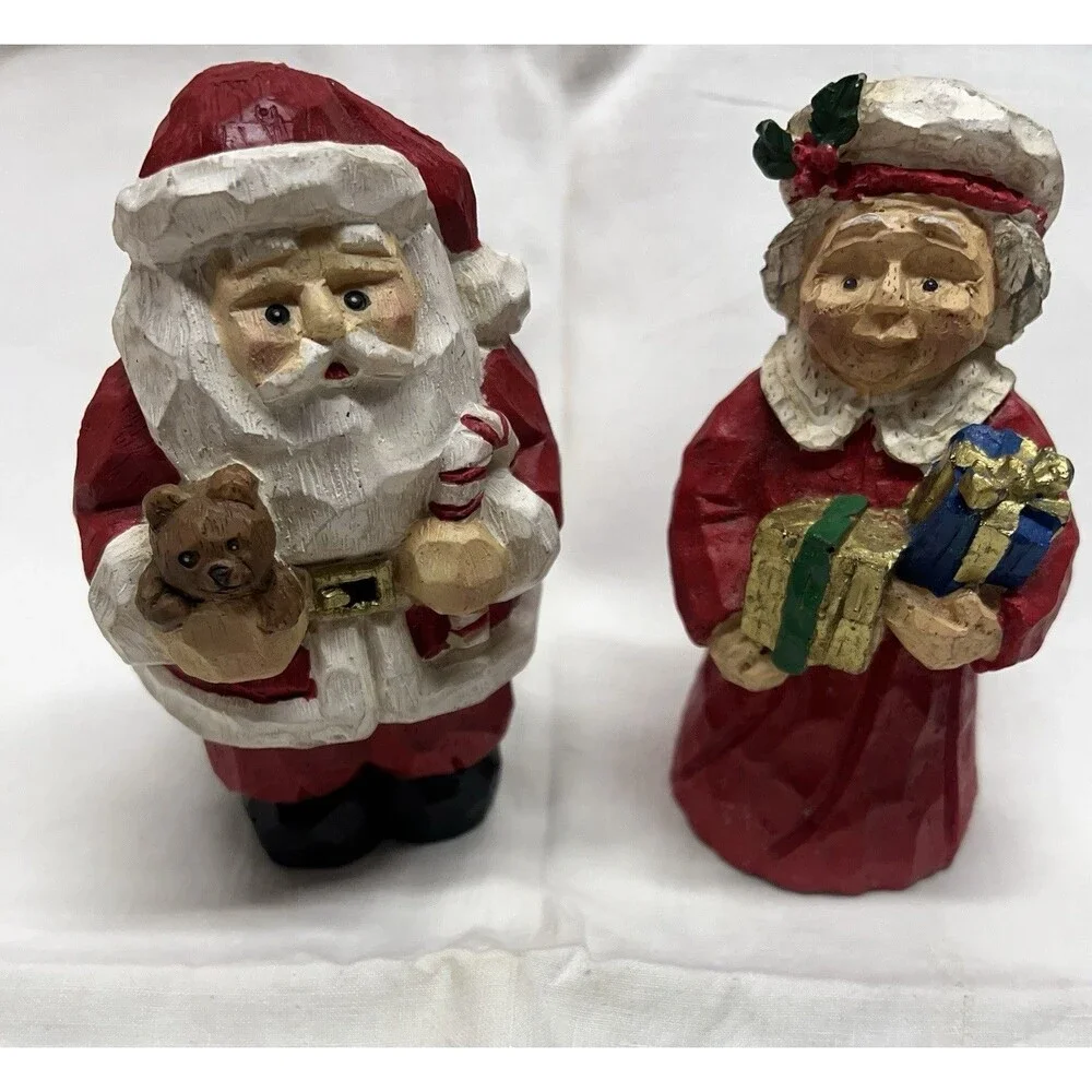 Vintage Santa & Mrs Claus Figurine Christmas Holiday Decoration 4.5